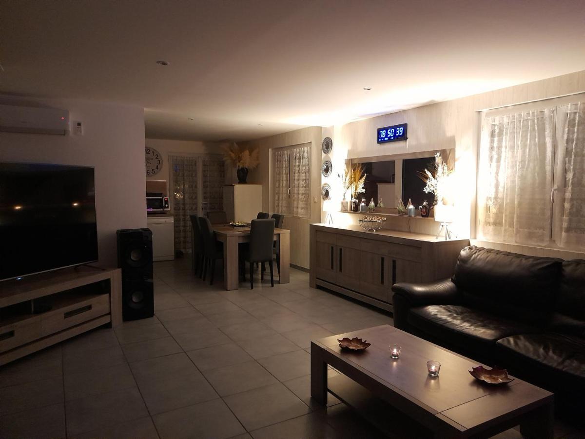 Les Pieds Dans L'Eau Apartment Sainte-Marie-la-Mer Bagian luar foto