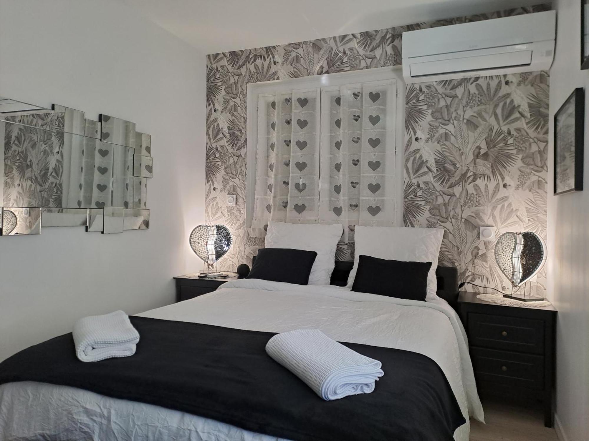 Les Pieds Dans L'Eau Apartment Sainte-Marie-la-Mer Bagian luar foto